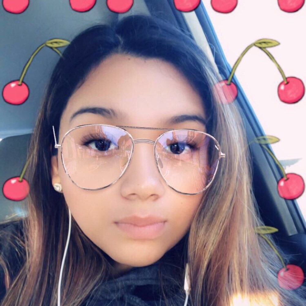 Meet your Posher, Valeria